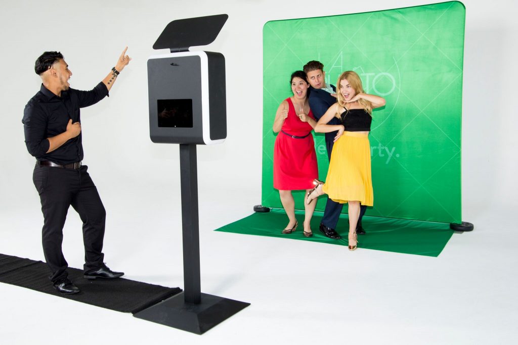 three reasons to add a photo booth to your photography services