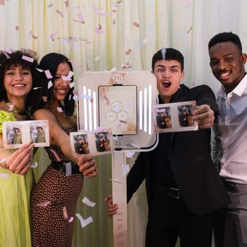 Portable Photo Booths | Lightweight Photo Booths – LA Photo Party